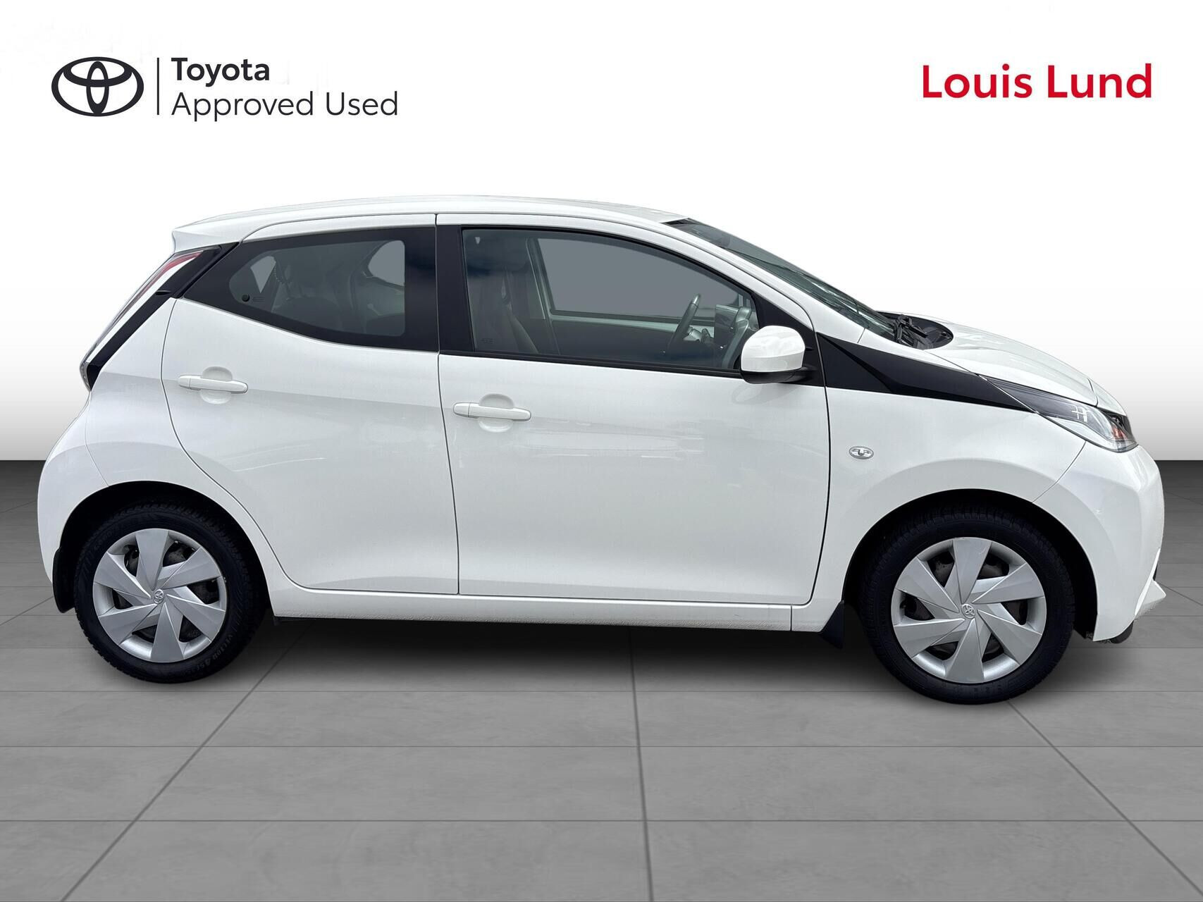 Hvid Toyota Aygo fra 2017