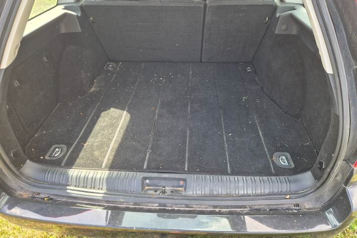 Sort Ford Mondeo fra 2005