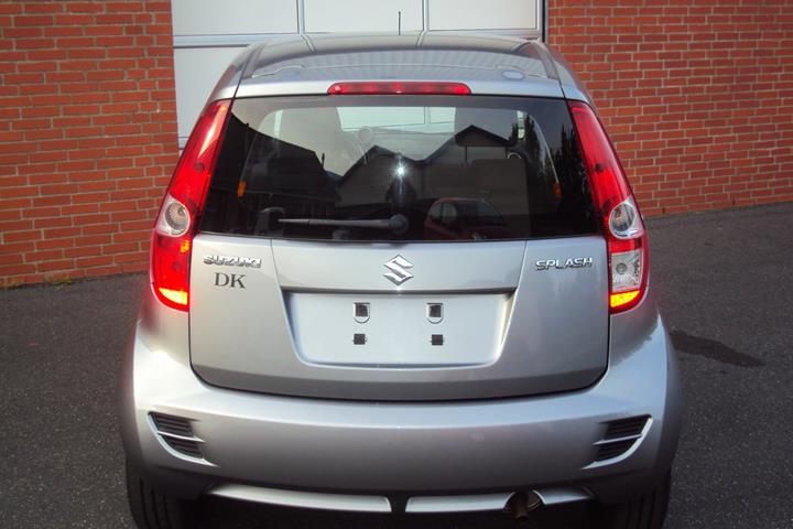 Grå Suzuki Splash fra 2013