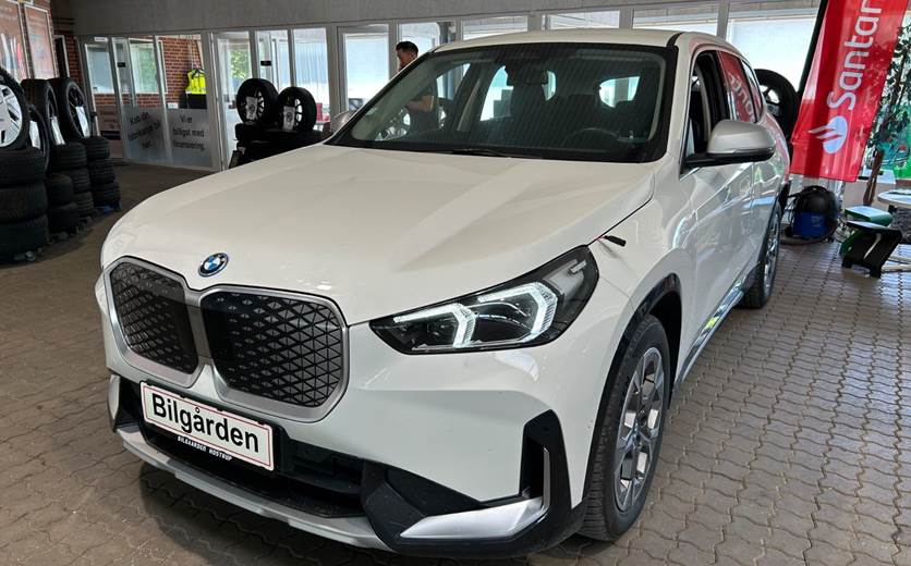 BMW iX1 eDrive20 X-Line