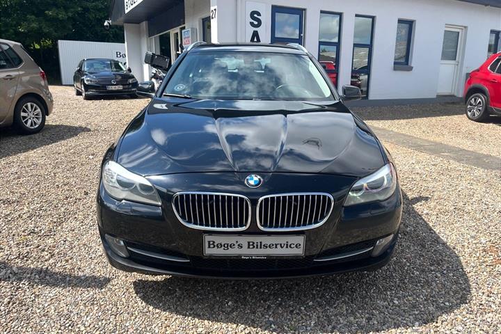 Sort BMW 520i fra 2013