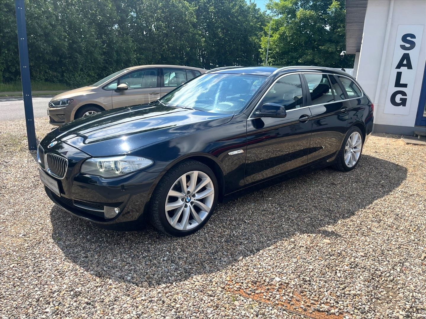 Sort BMW 520i fra 2013
