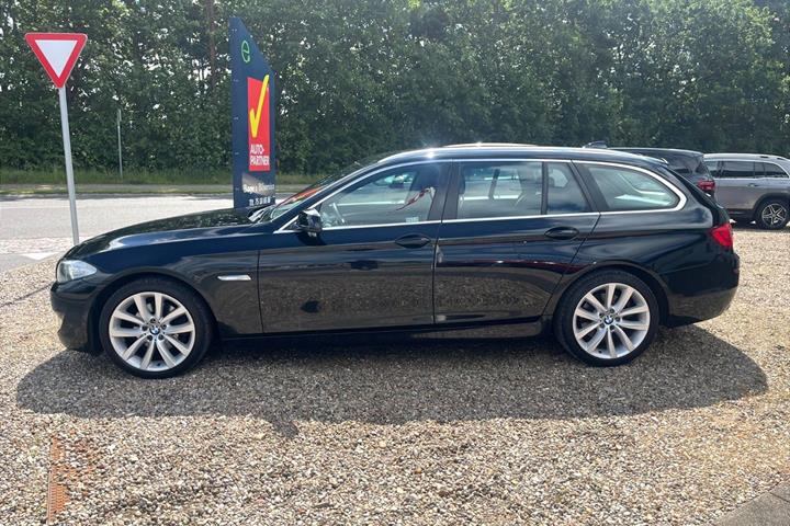 Sort BMW 520i fra 2013