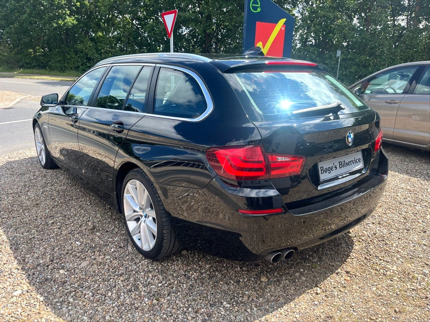 Sort BMW 520i fra 2013