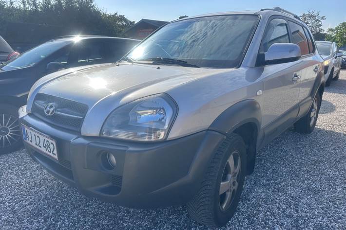 undefined Hyundai Tucson fra 2005 set udefra