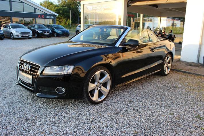 Sort Audi A5 fra 2009 set udefra