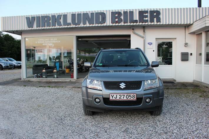 Grå Suzuki Grand Vitara fra 2006