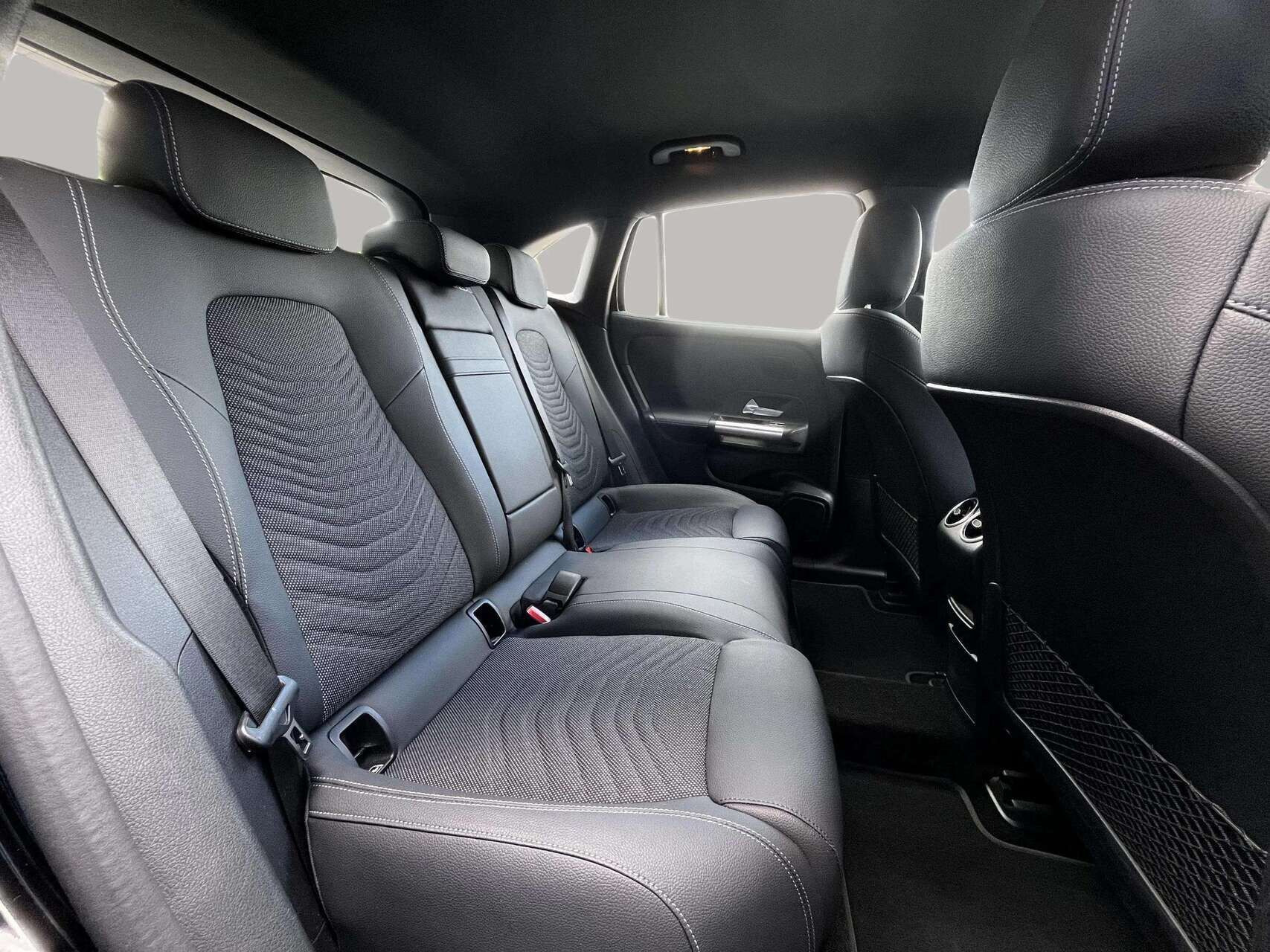 Sort Mercedes EQA 250 fra 2024