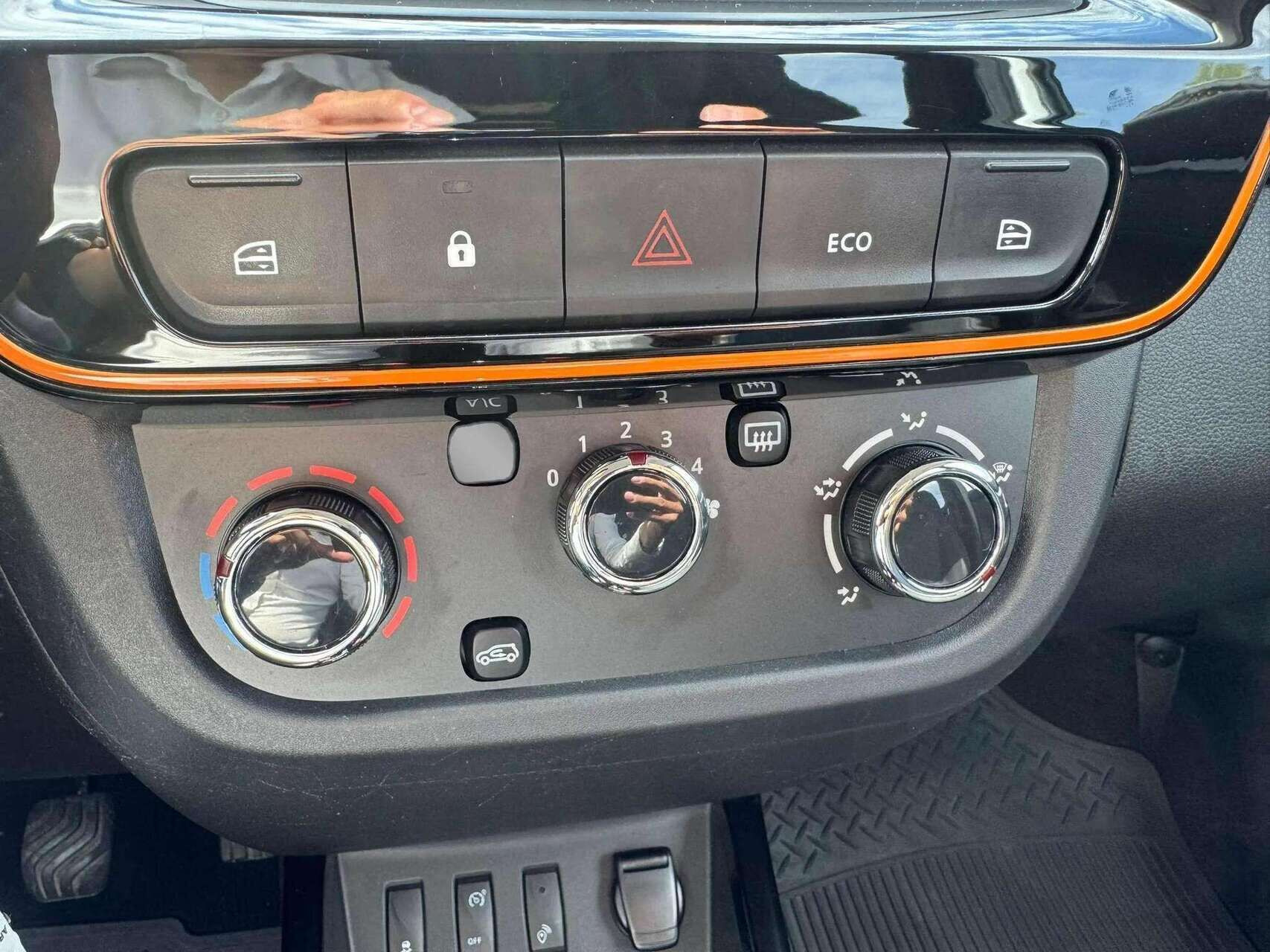 Sølv Dacia Spring fra 2023