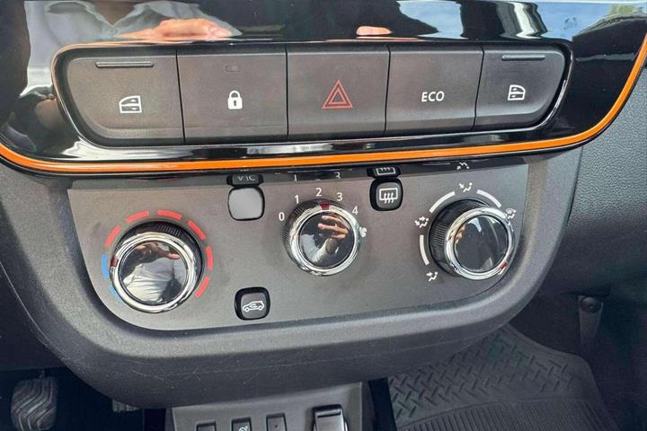 Sølv Dacia Spring fra 2023