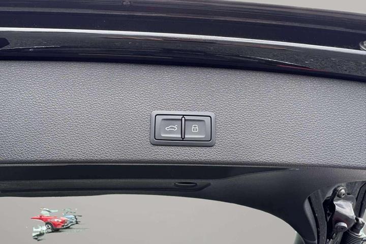 Sort Audi Q2 fra 2023
