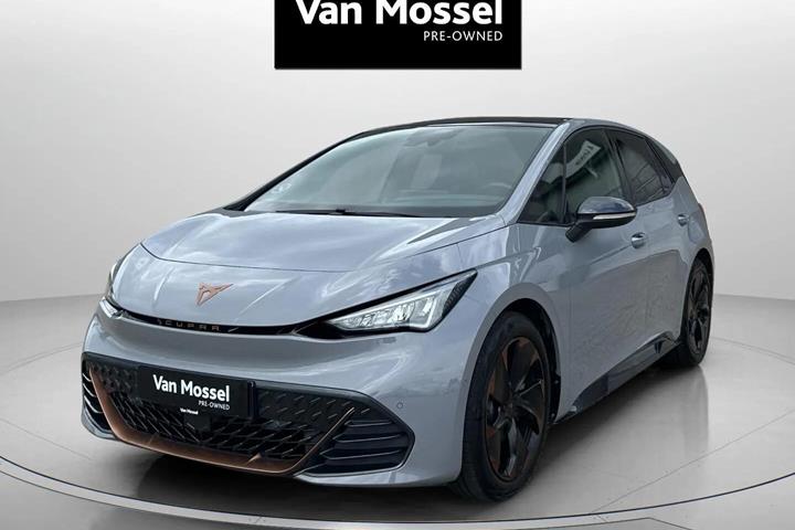Grå Cupra Born fra 2022 set udefra