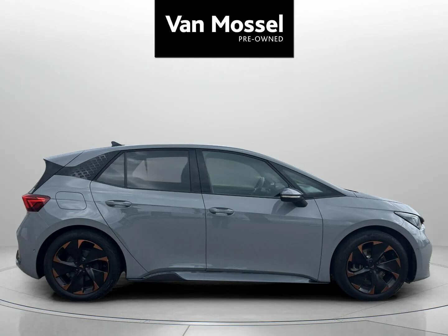 Grå Cupra Born fra 2022