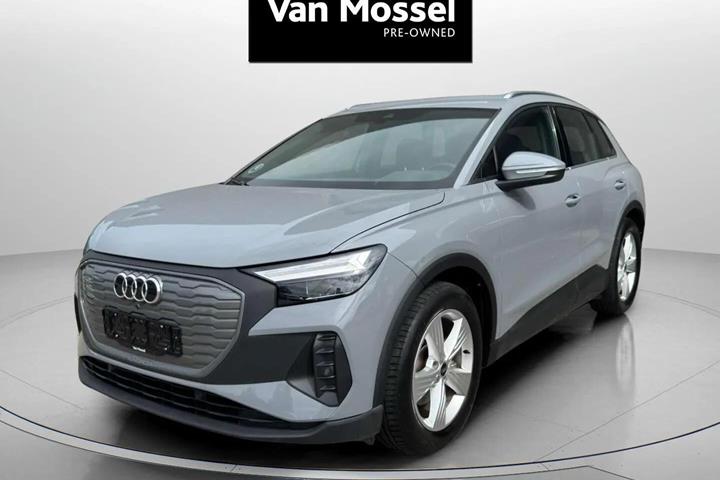 Grå Audi Q4 fra 2023 set udefra