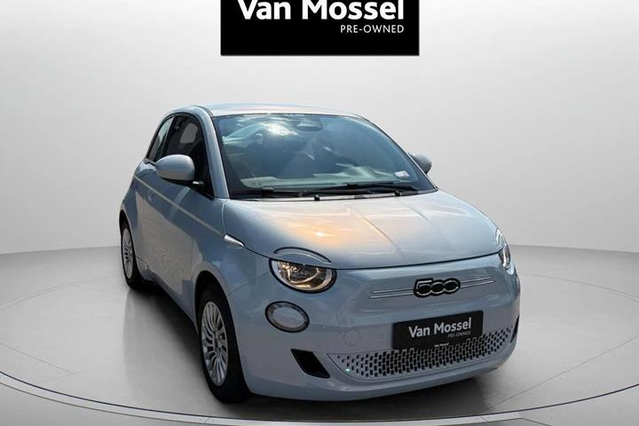 Sølv Fiat 500e fra 2023