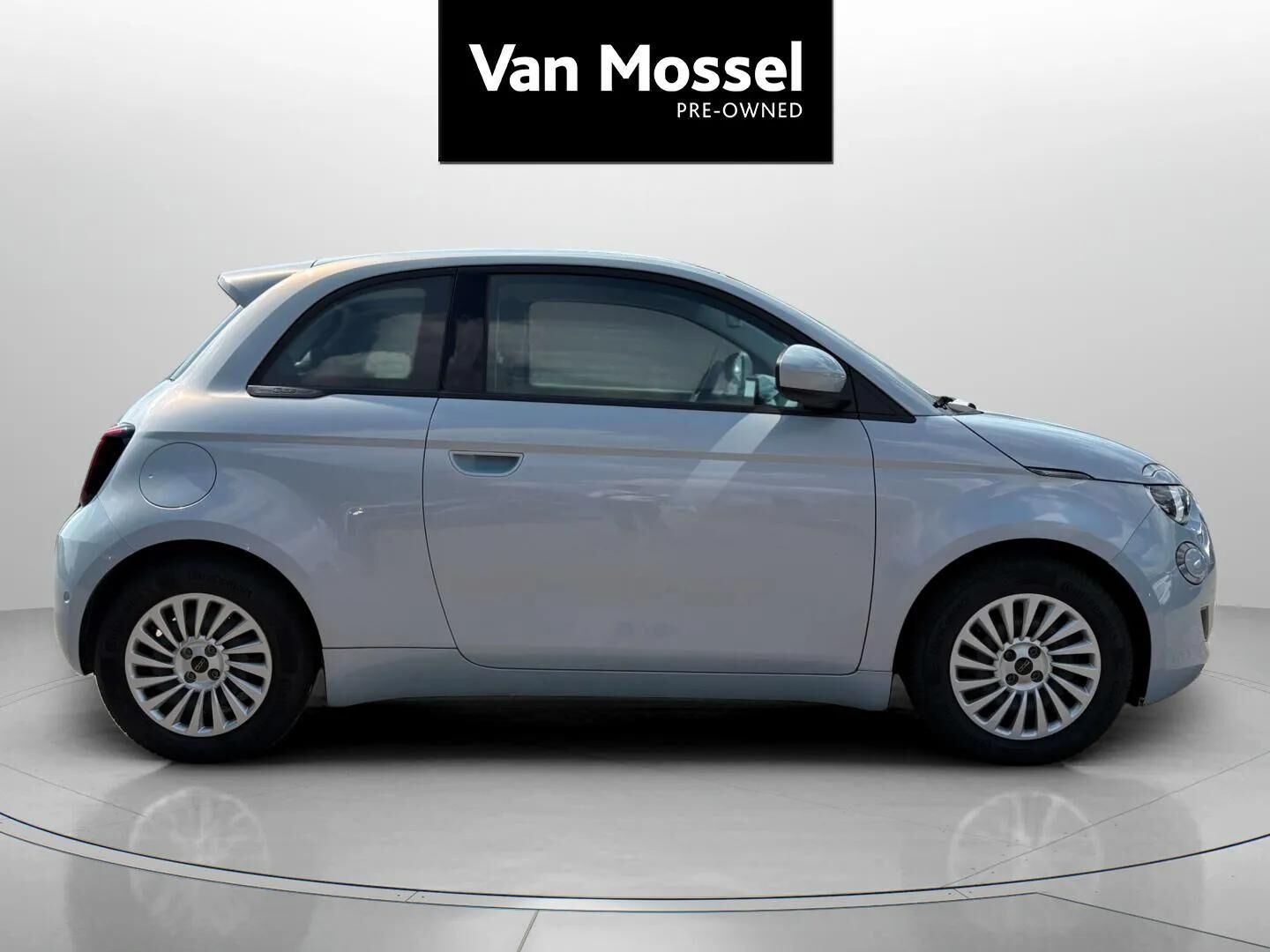 Sølv Fiat 500e fra 2023
