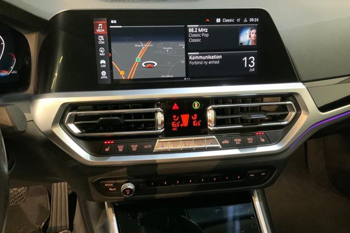 Grå BMW 320d fra 2019