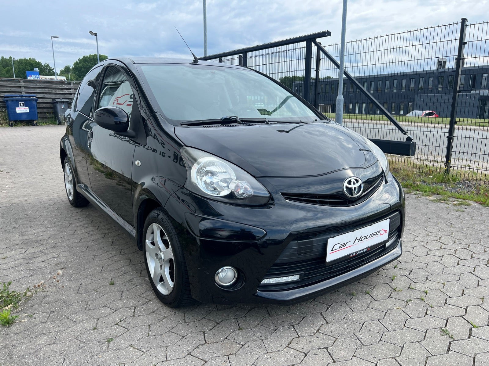 Sort Toyota Aygo fra 2012