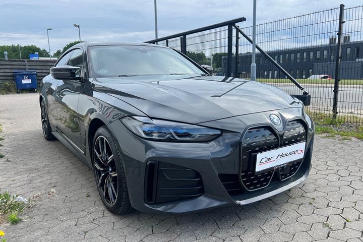 Grå BMW i4 fra 2022