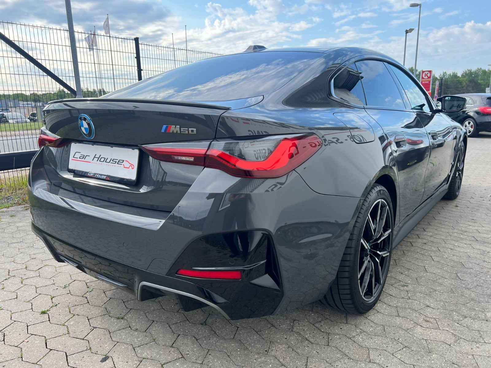 Grå BMW i4 fra 2022