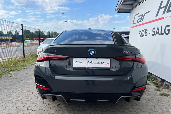 Grå BMW i4 fra 2022