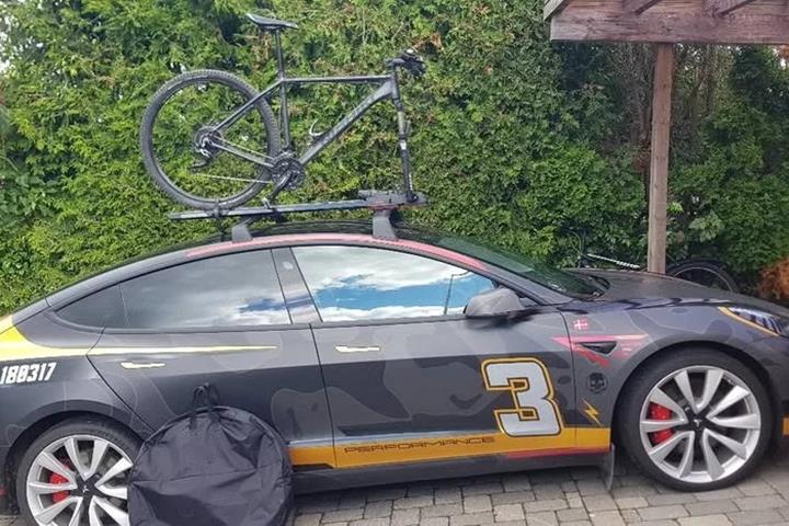 Hvid Tesla Model 3 fra 2019