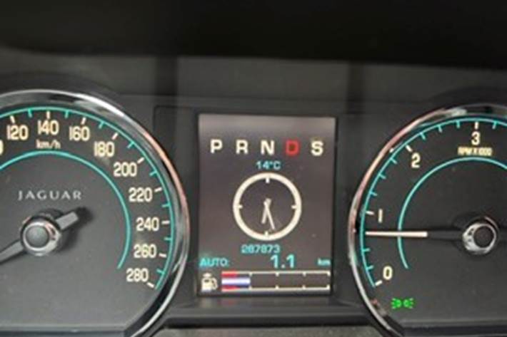 Sort Jaguar XF fra 2012