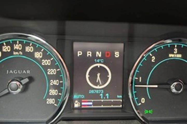 Sort Jaguar XF fra 2012