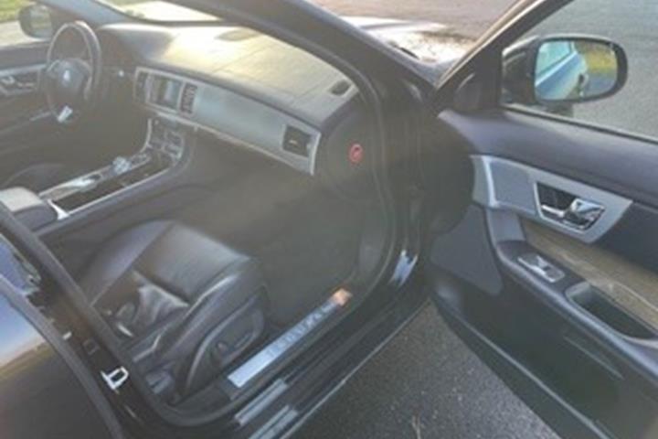 Sort Jaguar XF fra 2012