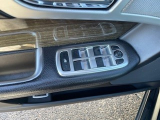 Sort Jaguar XF fra 2012