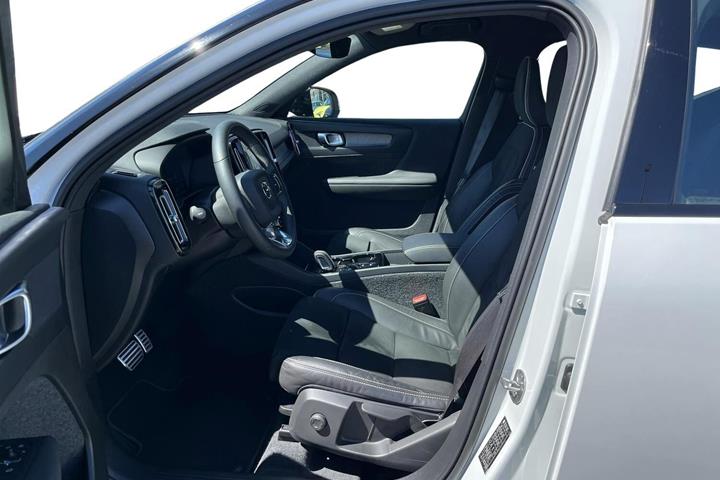 Hvid Volvo XC40 fra 2022
