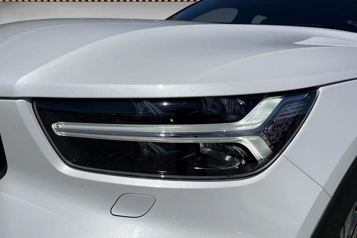 Hvid Volvo XC40 fra 2022