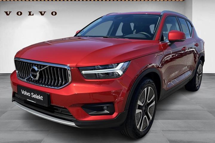 Rød Volvo XC40 fra 2020
