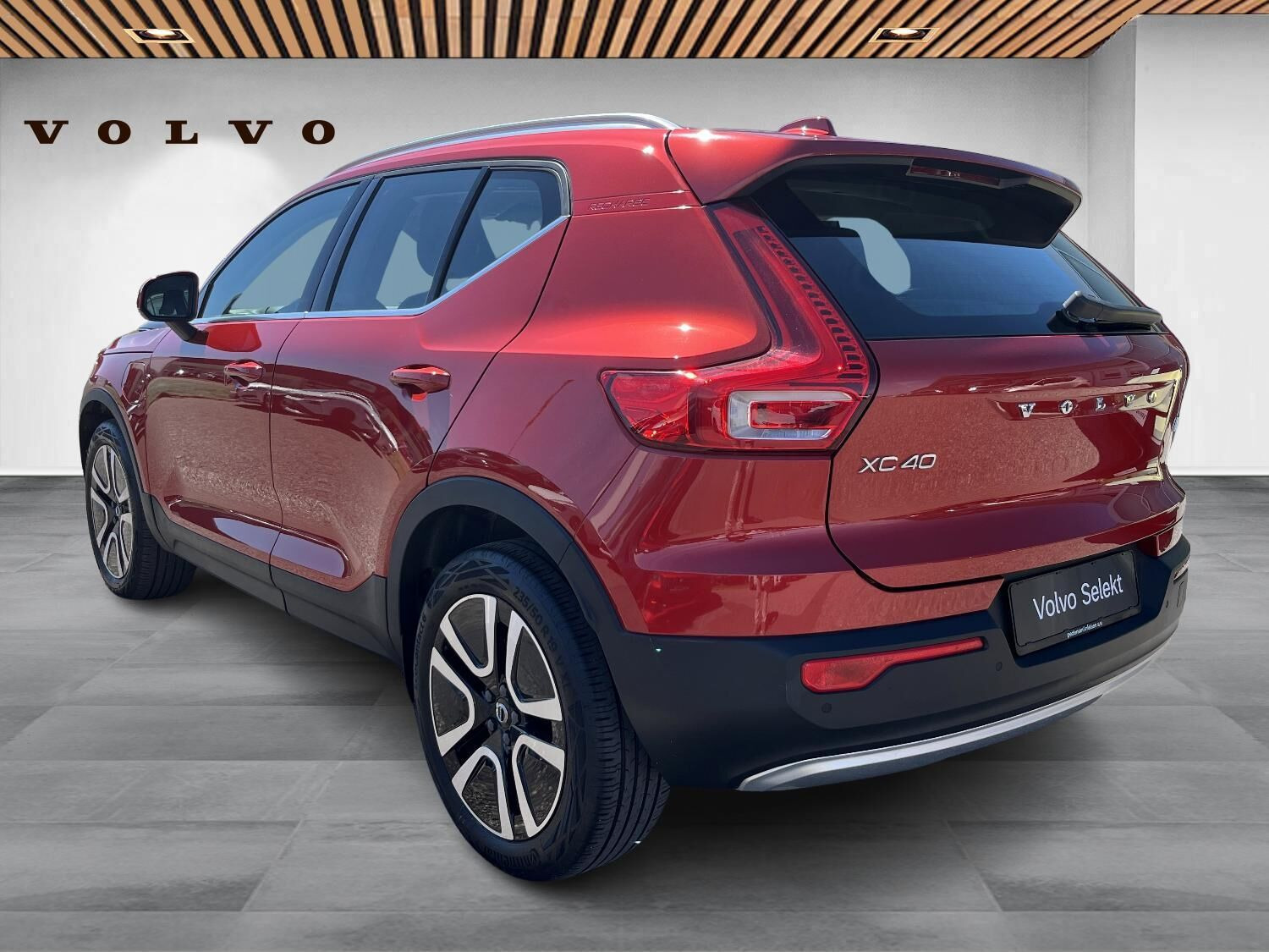 Rød Volvo XC40 fra 2020