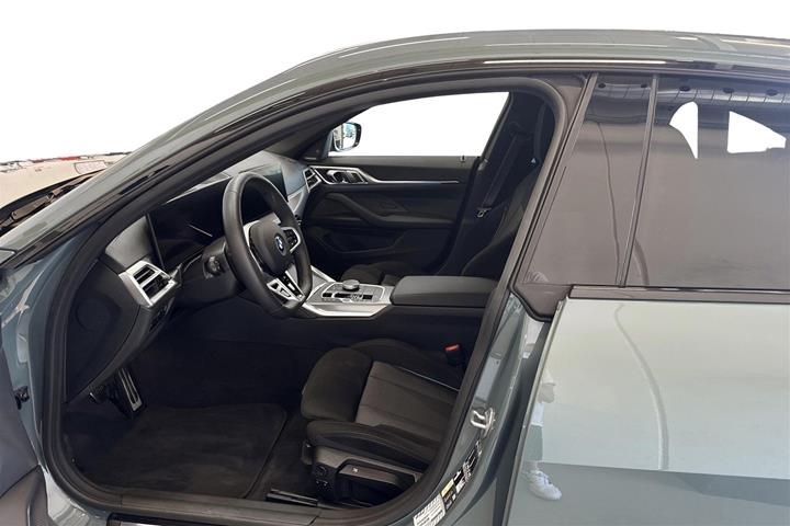 Grøn BMW i4 fra 2026