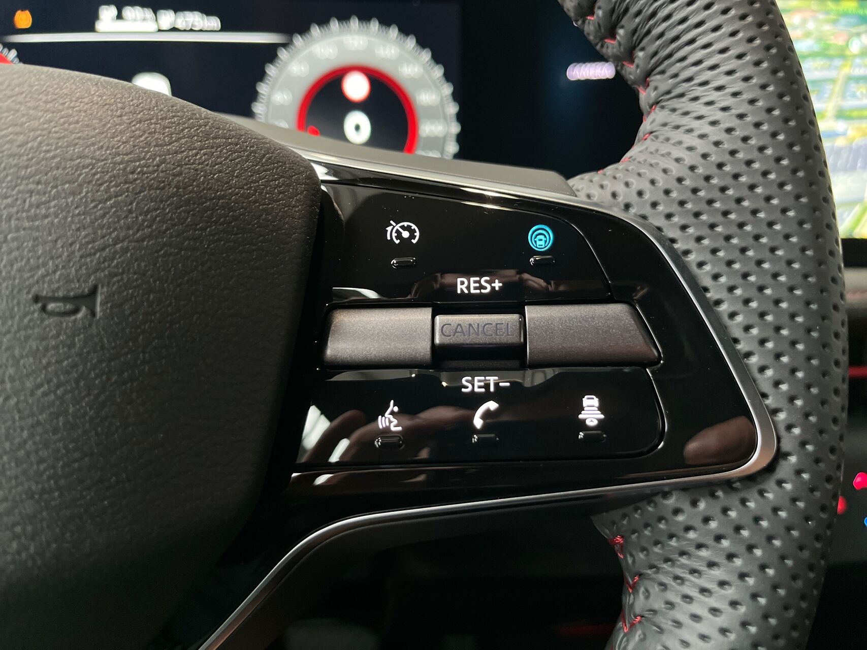 Grå Nissan Ariya fra 2026