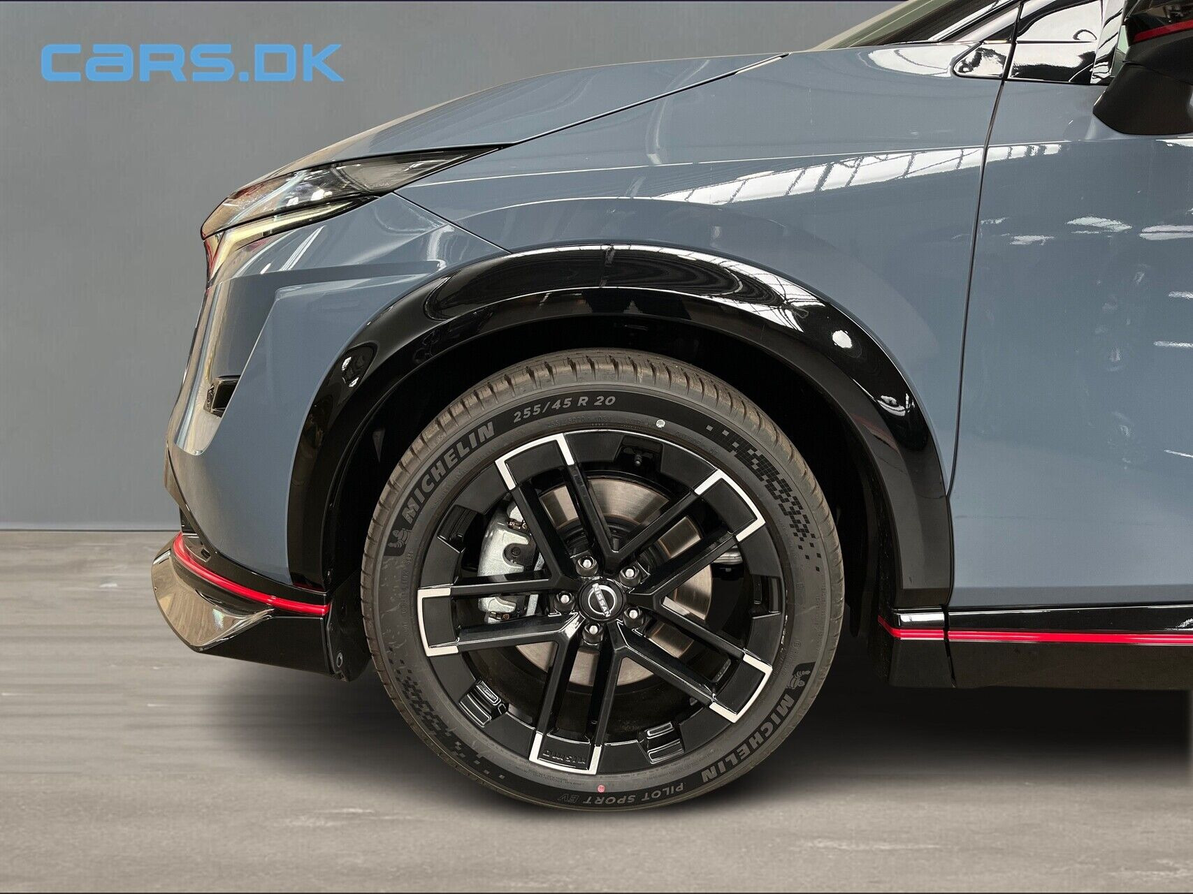 Grå Nissan Ariya fra 2026