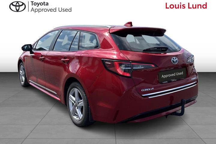 Rød Toyota Corolla fra 2019