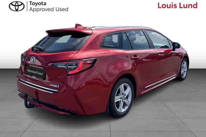 Rød Toyota Corolla fra 2019