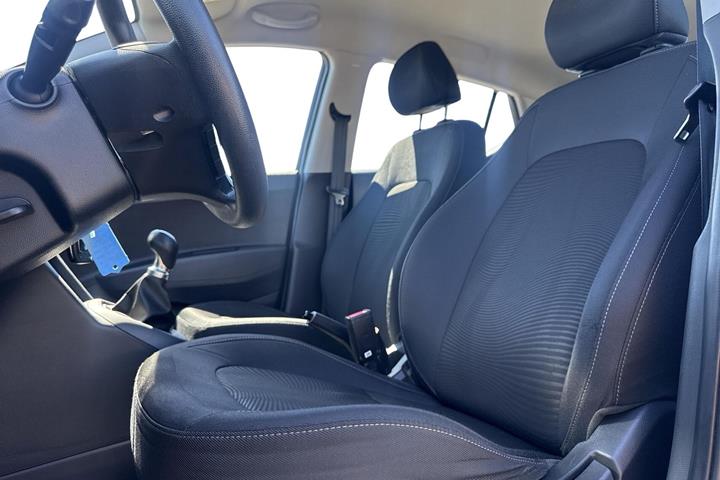 Sort Hyundai i10 fra 2018