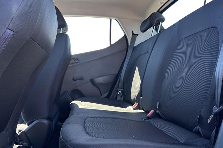 Sort Hyundai i10 fra 2018
