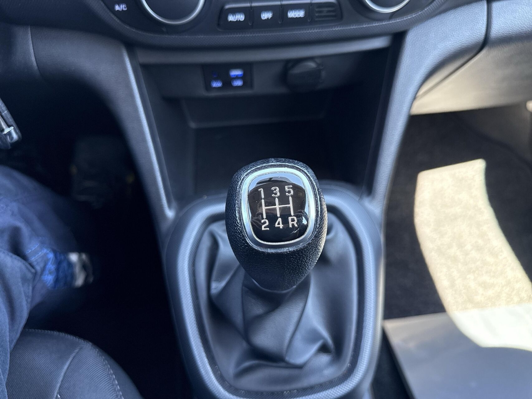 Sort Hyundai i10 fra 2018