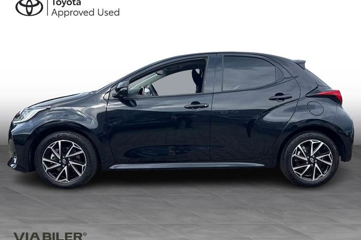 Sort Toyota Yaris fra 2025