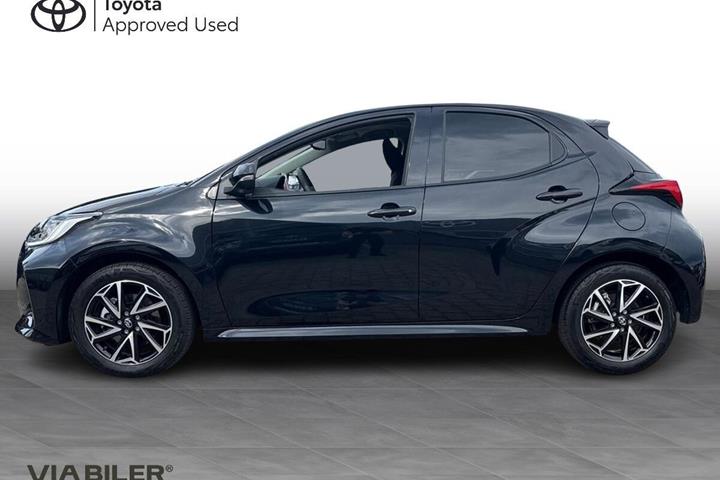 Sort Toyota Yaris fra 2025