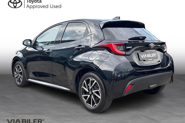 Sort Toyota Yaris fra 2025