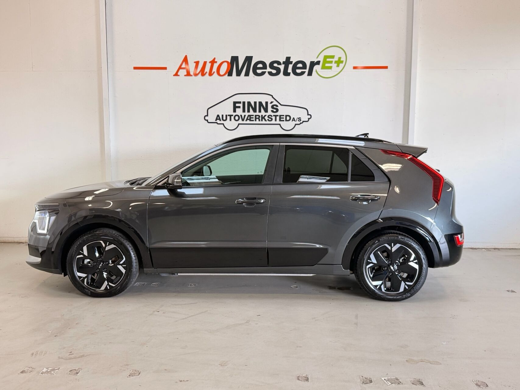 Grå Kia Niro EV fra 2024