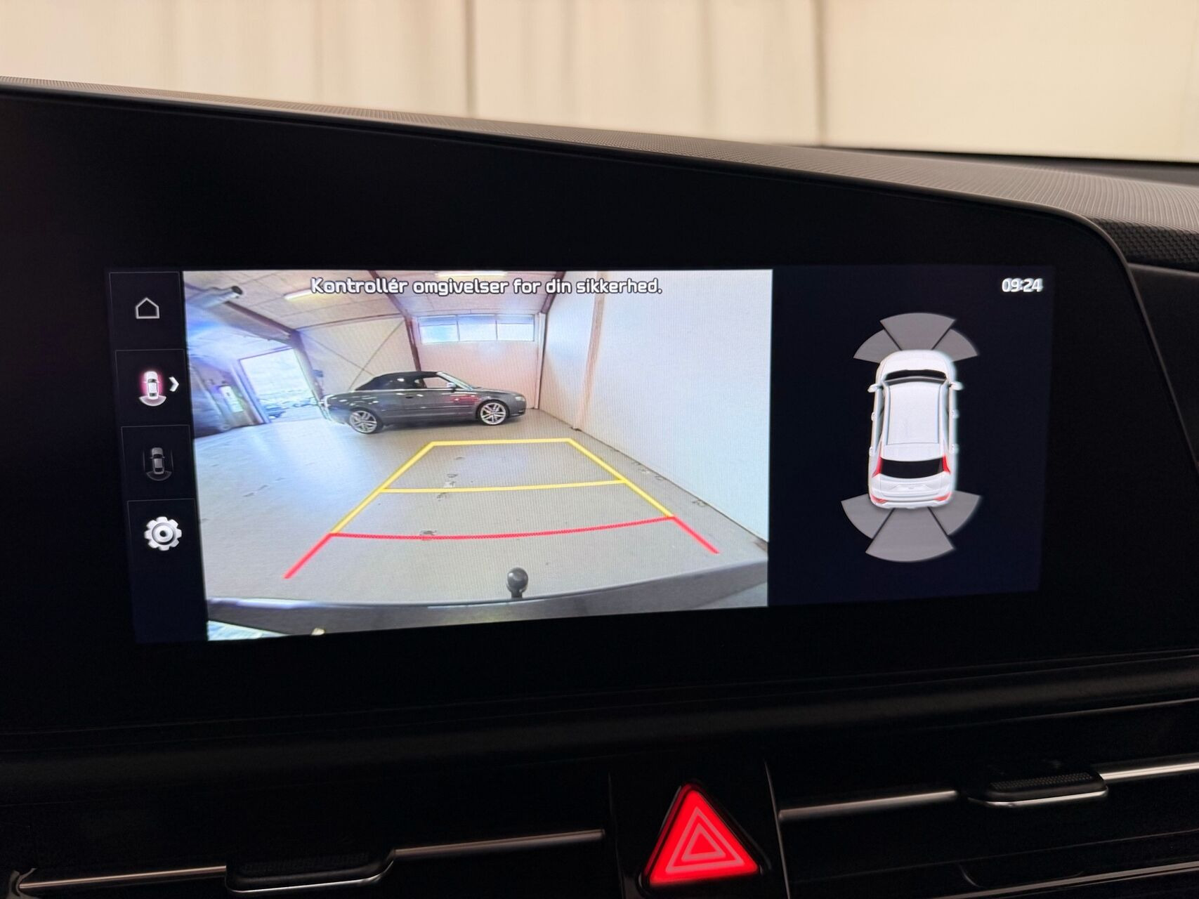 Grå Kia Niro EV fra 2024