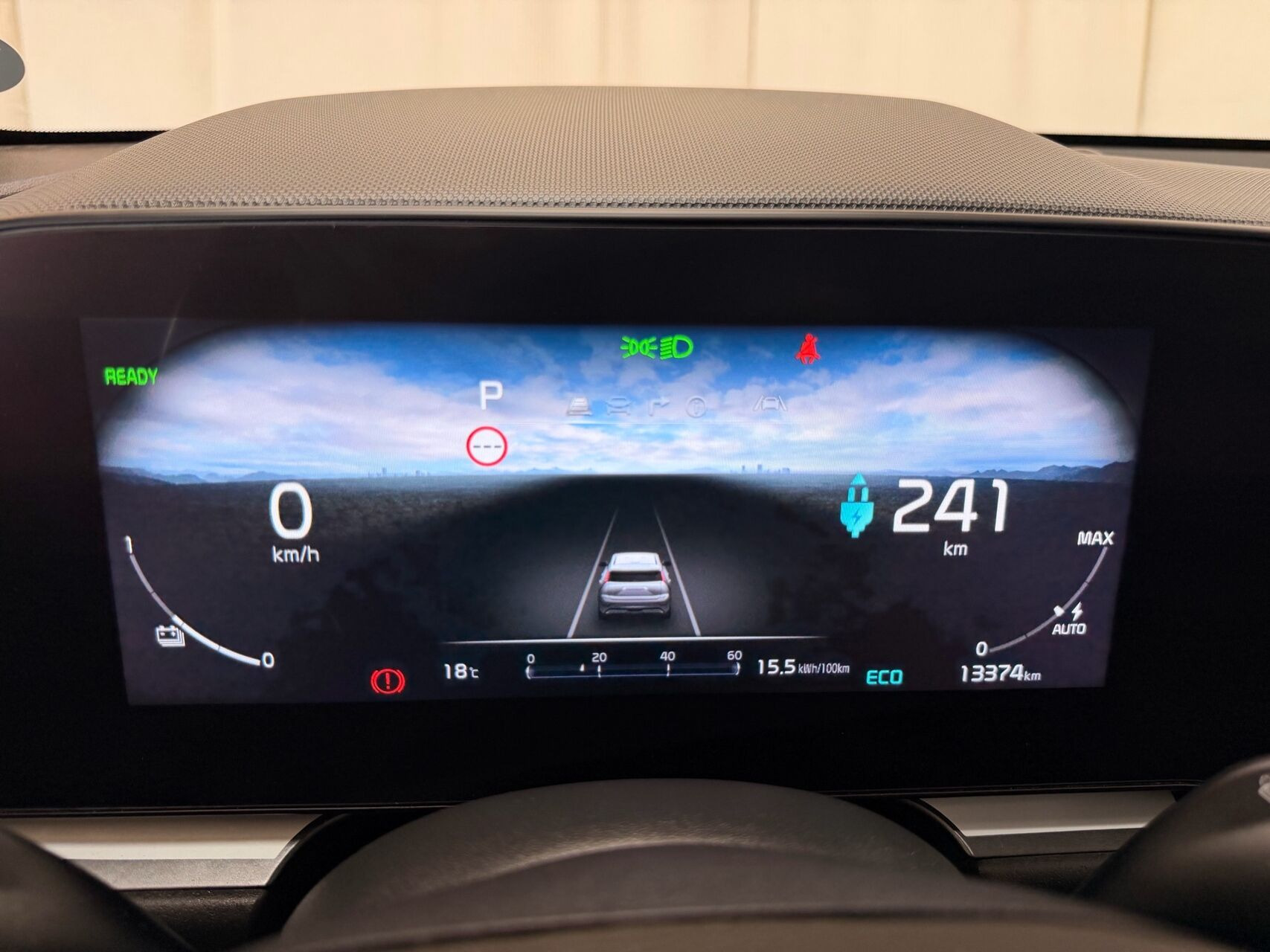 Grå Kia Niro EV fra 2024