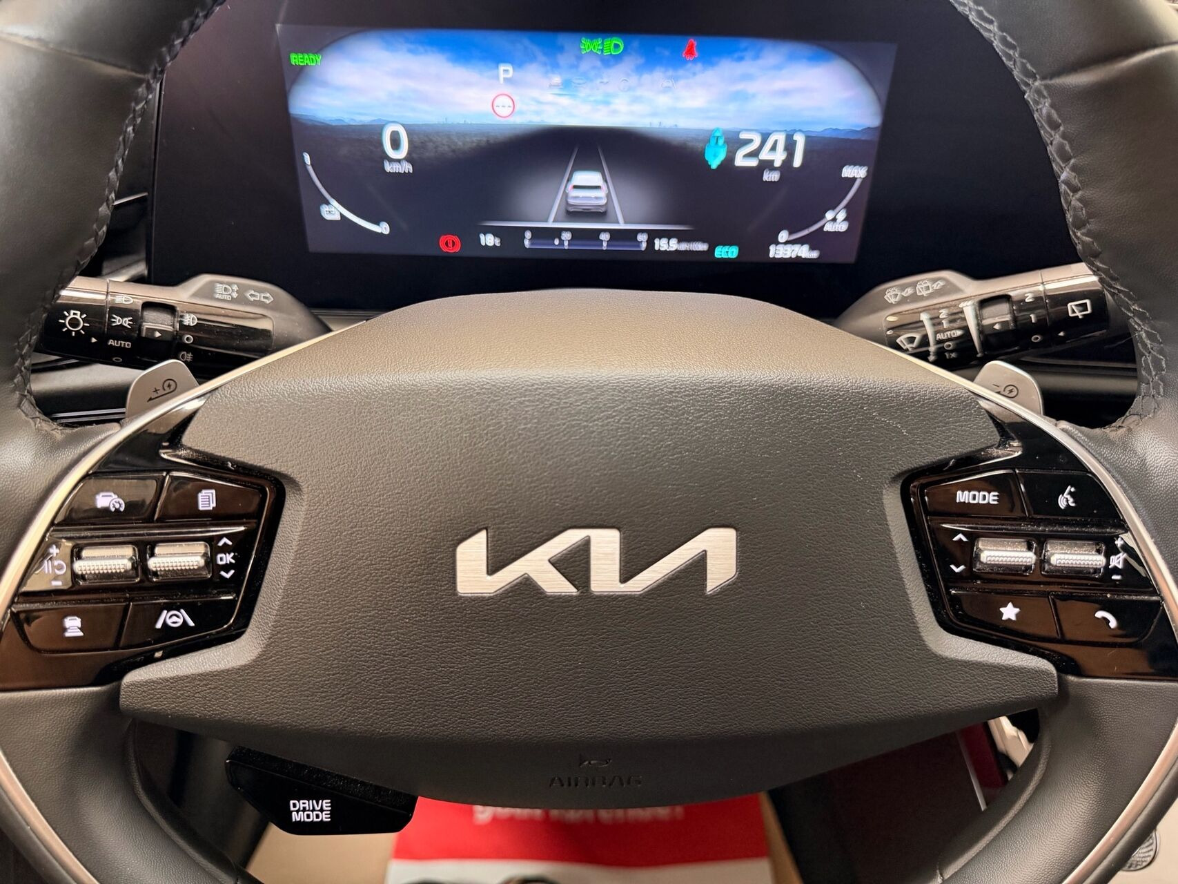 Grå Kia Niro EV fra 2024