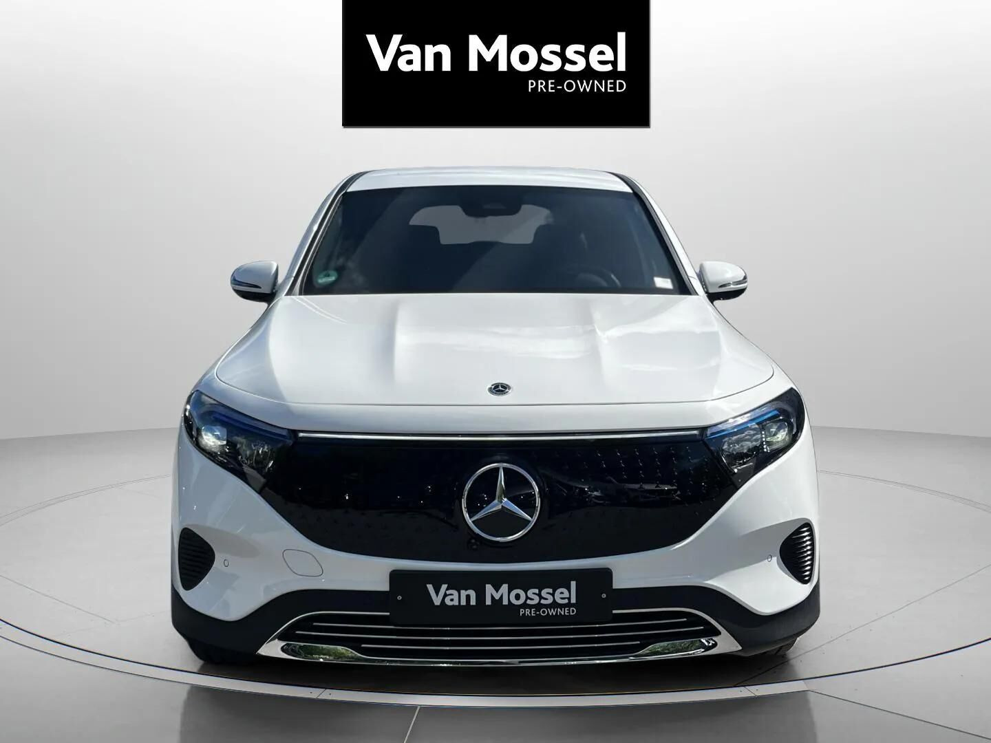Hvid Mercedes EQB 250+ fra 2025